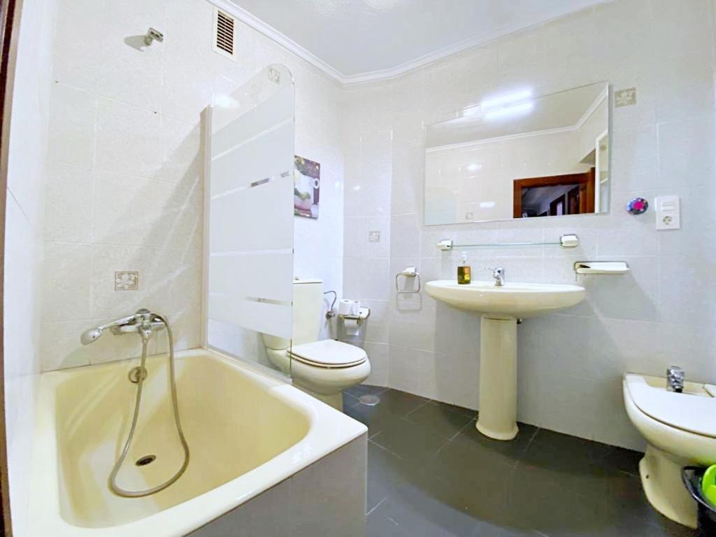 Apartamentos Milan 1 Wifi Y Parking Gratuito Oviedo Eksteriør billede