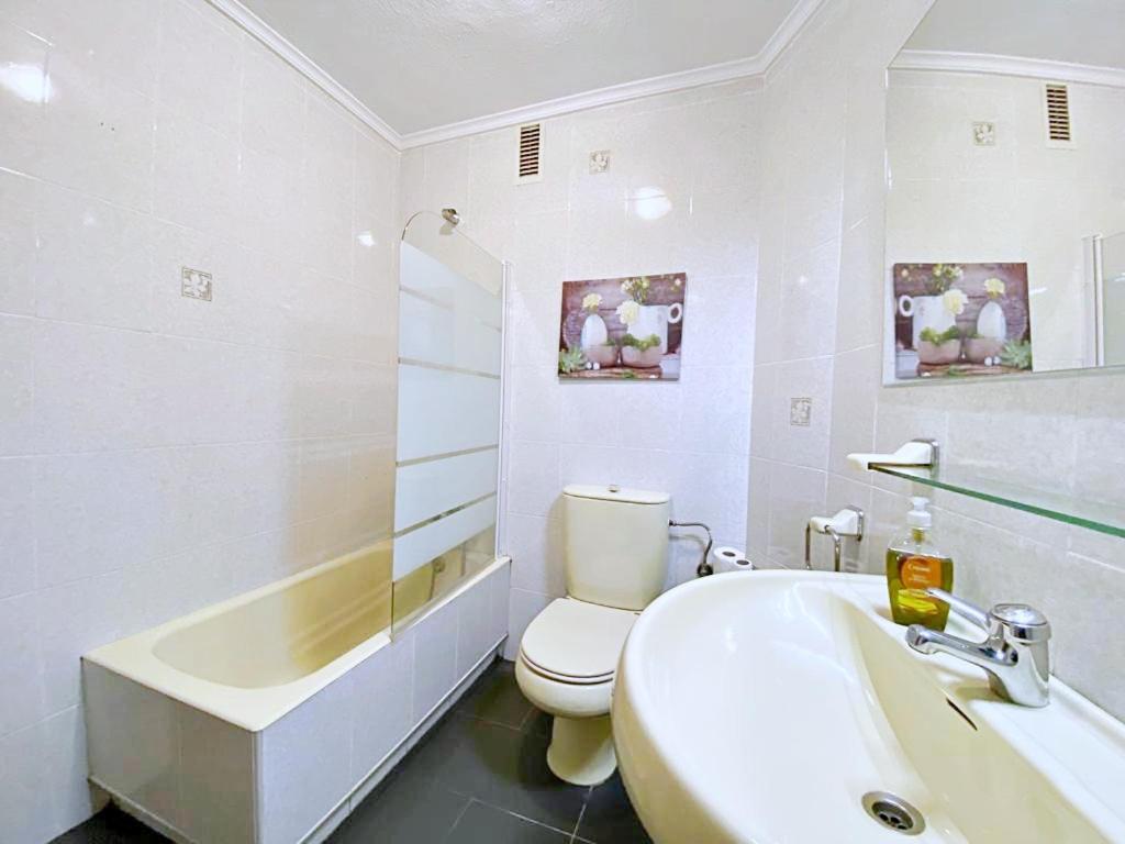Apartamentos Milan 1 Wifi Y Parking Gratuito Oviedo Eksteriør billede